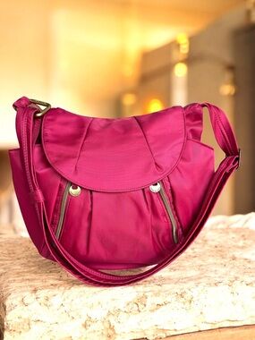 🆕 Travelon Anti theft Red Nylon Shoulder Hobo Bag Crossbody